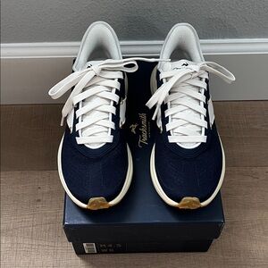 NWT Tracksmith Women’s Eliot Navy and Ivory Sneakers. Size 6